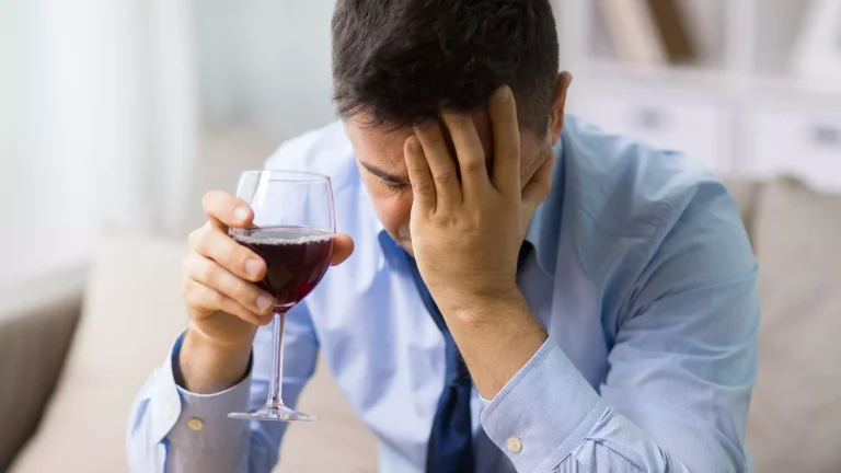 dolor de cabeza vino